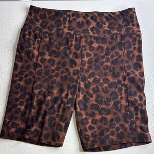 252 - Leopard Print Women's Shorts